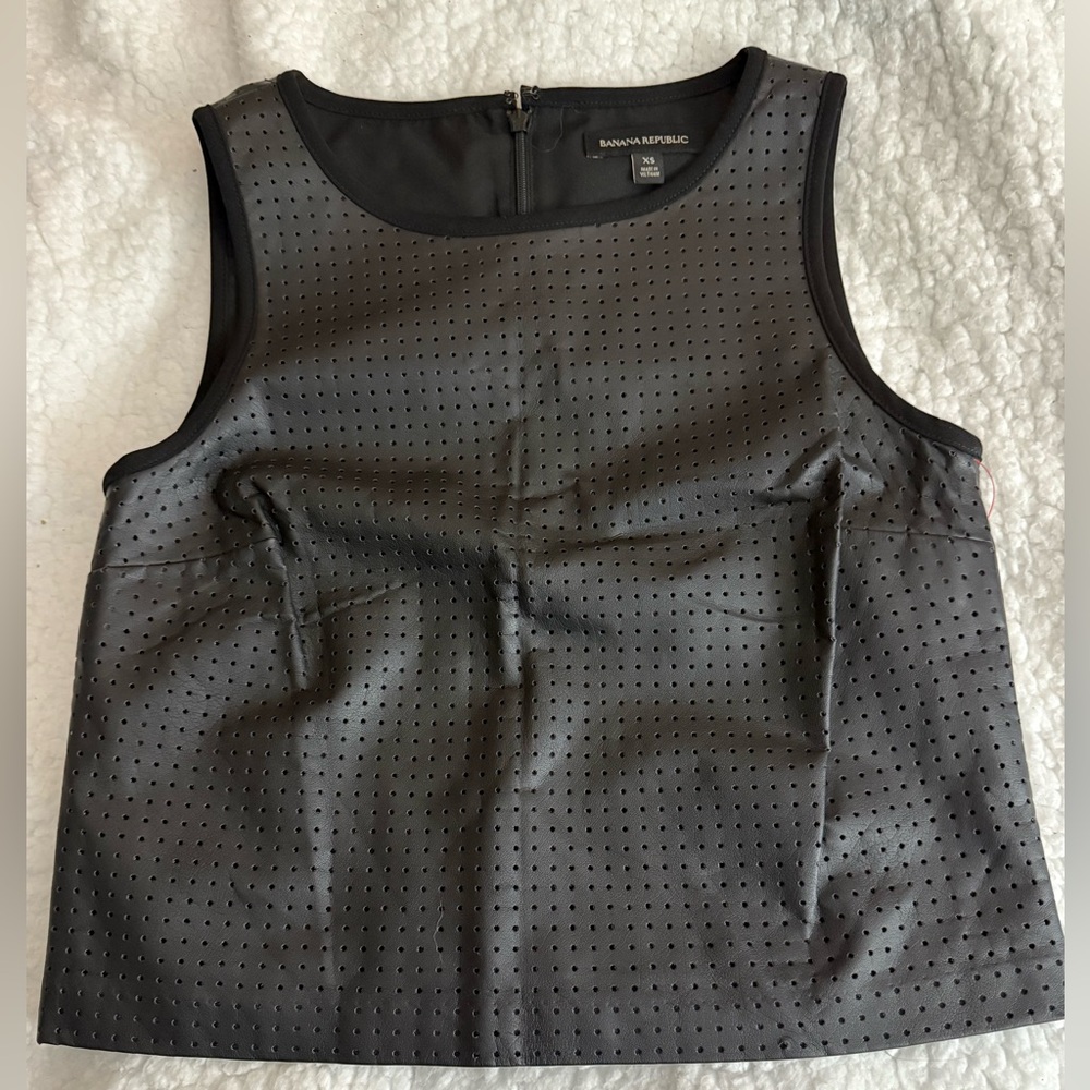 ⭐️ 3/$20 Banana Republic Perforated Black Tank Top faux leather size xs